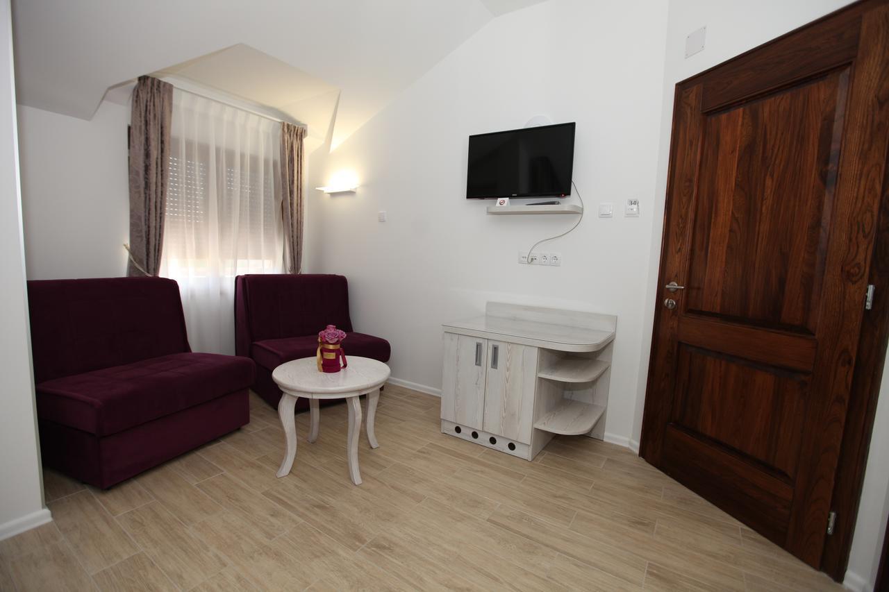 Apis Hotel Trebinje Exterior photo