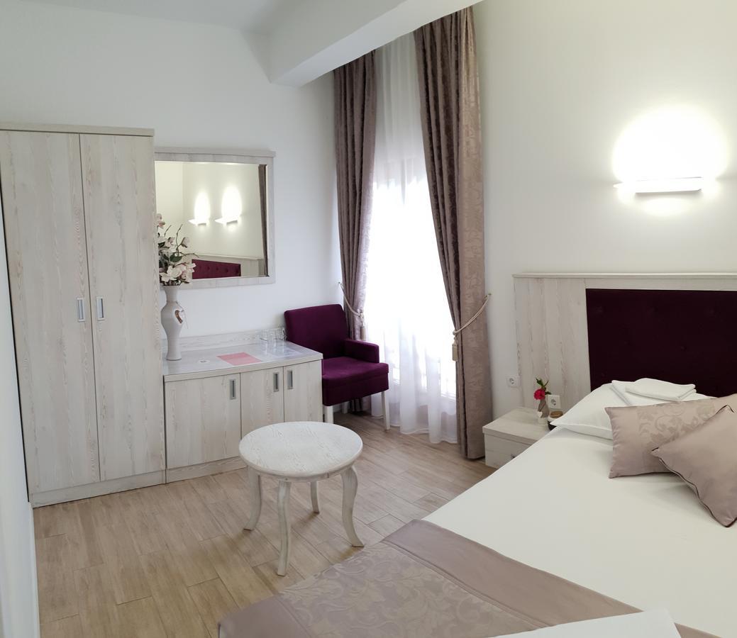 Apis Hotel Trebinje Exterior photo