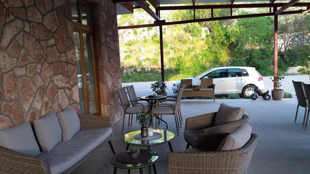 Apis Hotel Trebinje Exterior photo