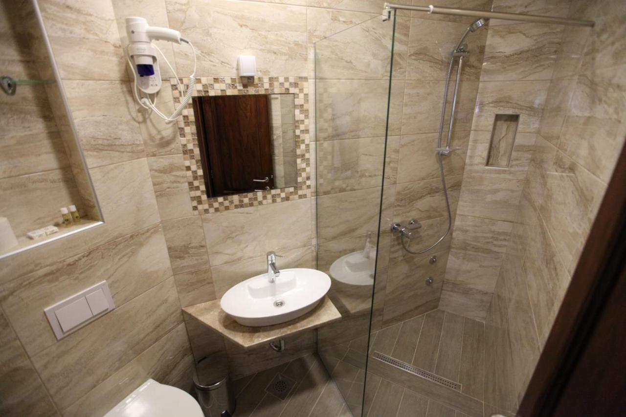 Apis Hotel Trebinje Exterior photo